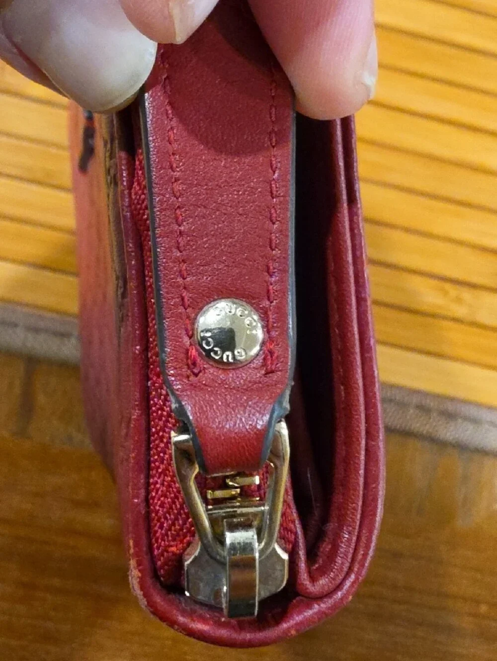 Gucci Embossed GG Compact Zip Wallet in Burgundy - Picture 3 of 6